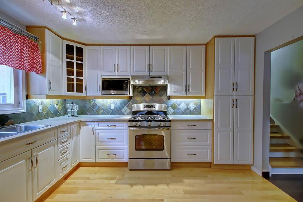 Tastefully Furnished 5br With 3bths Ac Mins To Downtown Ap Apartment